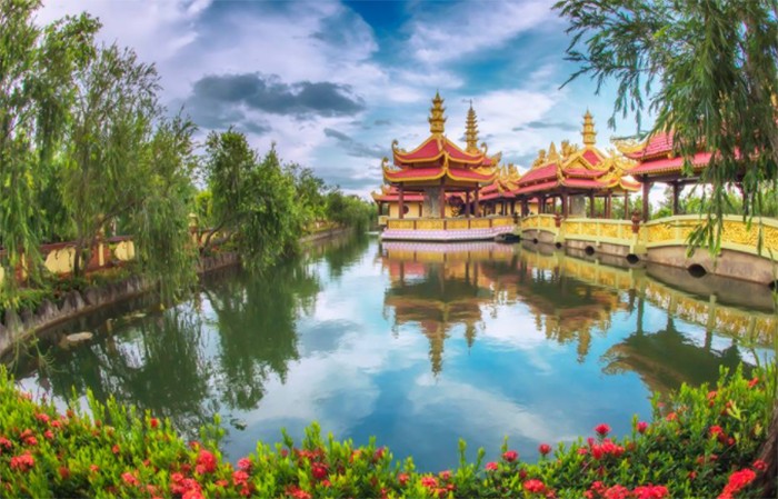 Chùa Vạn Phước Bến Tre - Tiên cảnh trần gian của vùng đất Xứ Dừa
