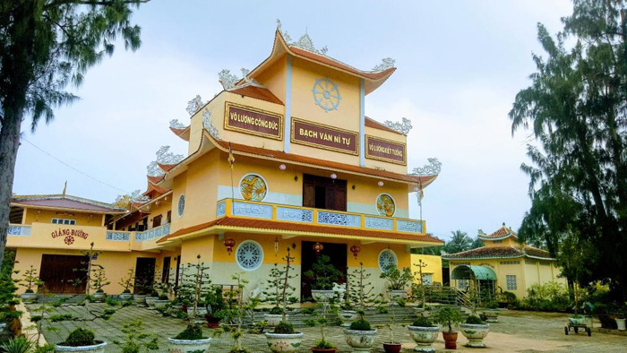 Top 10 ngôi chùa ở Bến Tre với kiến trúc Đẹp & Độc Đáo nhất
