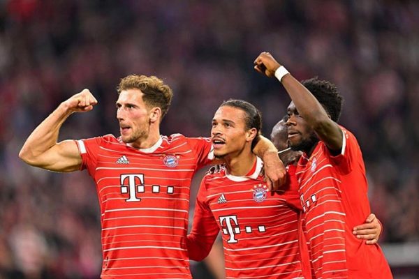 Bayern Munich lên ngôi đầu bảng Bundesliga, Dortmund thắng đậm