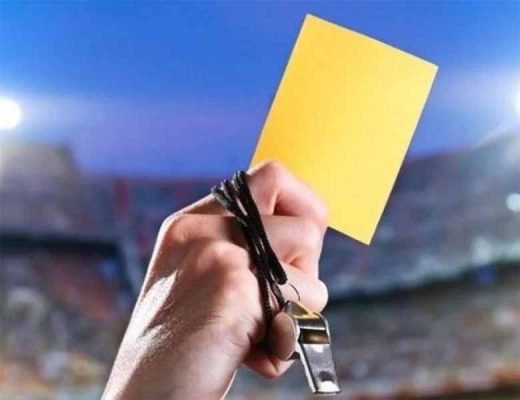 Thẻ vàng là gì? Tìm hiểu ý nghĩa và quy định mới nhất